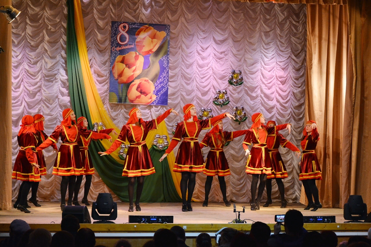 Накануне Международного женского дня в ДК "Ракетчик" и городском Доме культуры прошли концерты